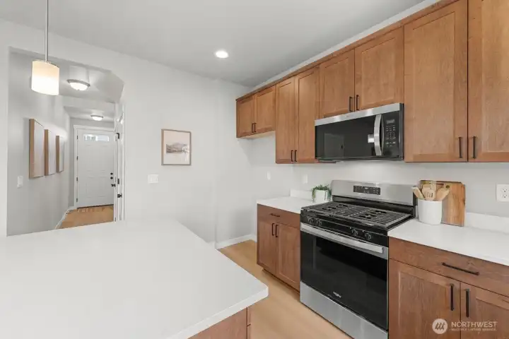 Photographs are for illustrative purposes only. Features, finishes, interior/exterior colors, landscaping and floorplan shown may vary from actual homes built