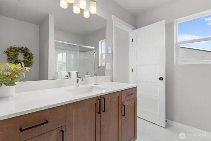 Photographs are for illustrative purposes only. Features, finishes, interior/exterior colors, landscaping and floorplan shown may vary from actual homes built