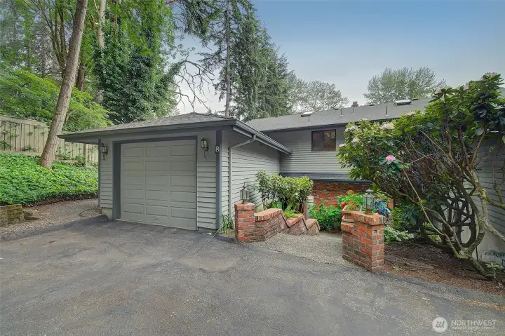 End unit quiet and privacy!