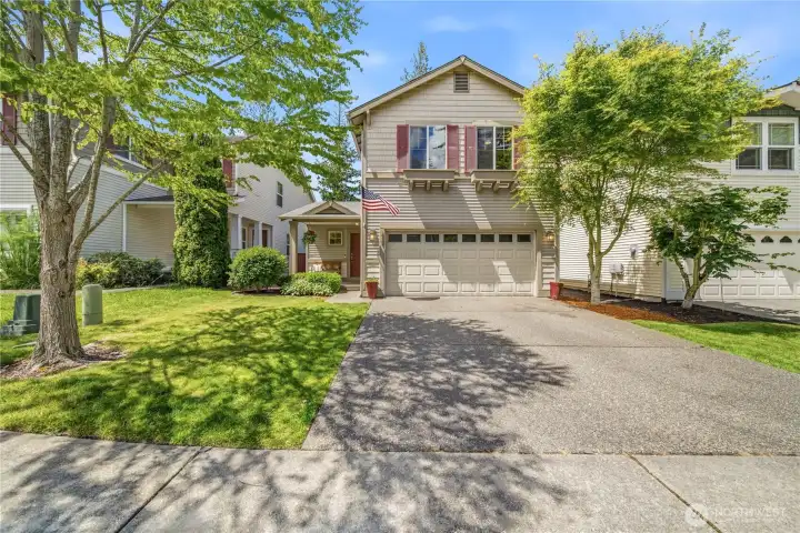 Welcome home! This home is tucked away near the end of a quiet dead end street! Welcome home! This home is tucked away near the end of a quiet dead end street!