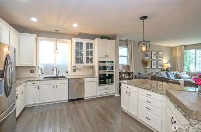 Spacious updated kitchen w/newer appliances