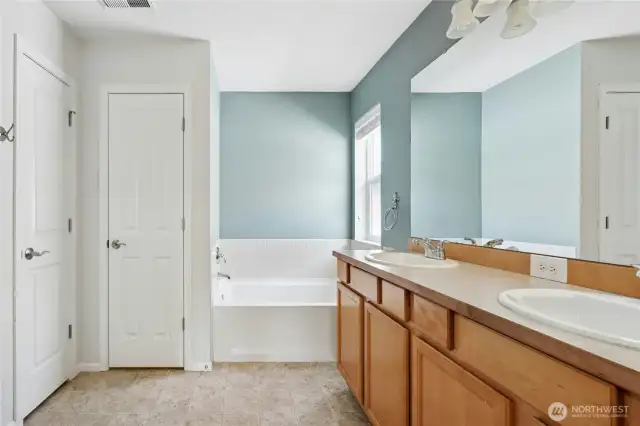 5 Piece Ensuite Primary Bath
