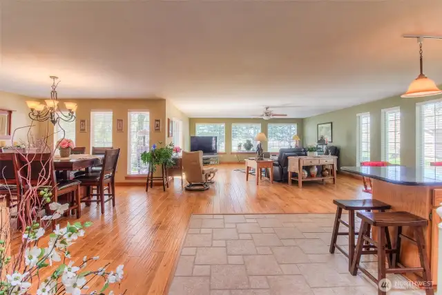Open floorplan with ample windows that bring in wonderful natural lighting!