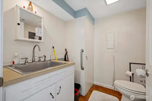 Cute guest bath