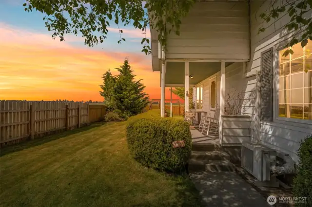Cute covered porches, too!
