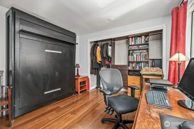 Murphy Bed Stays