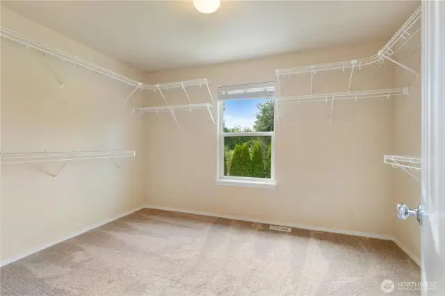 Amazing primary walk in closet