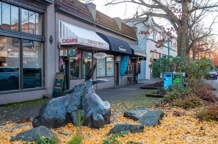 Another view of pedestrian-friendly downtown Kirkland.