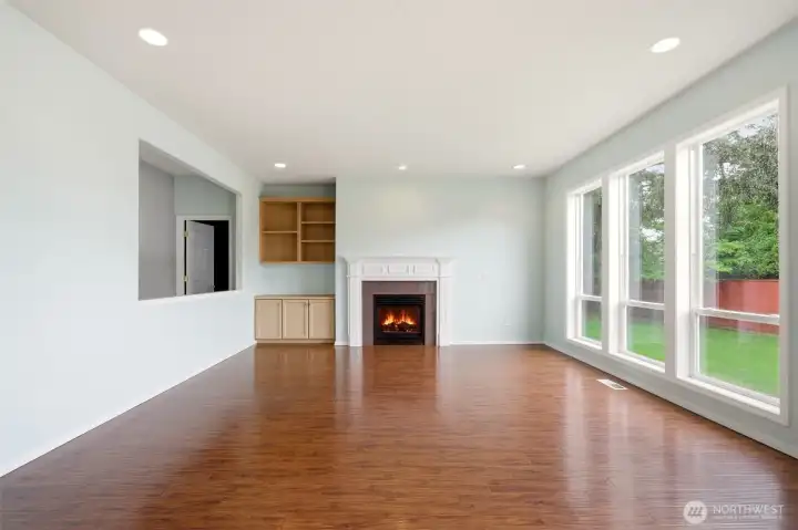 Family room / gas fireplace