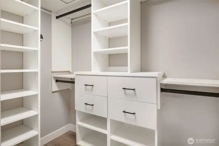 Walk in closet!  Check.