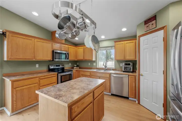 Center island and great pantry