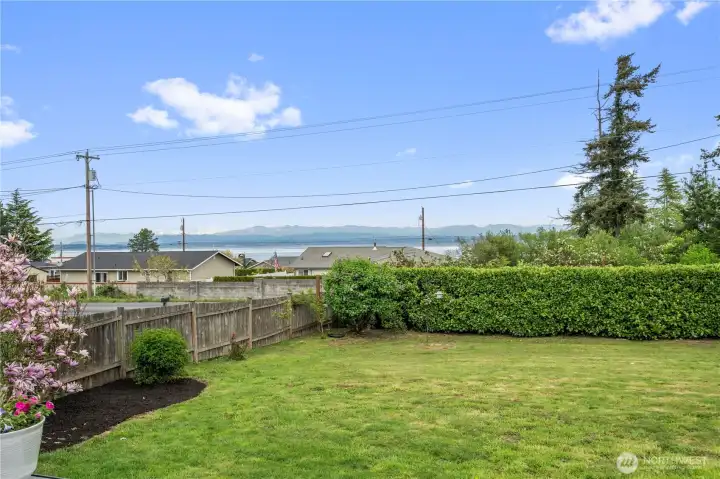 Great views and large yard!