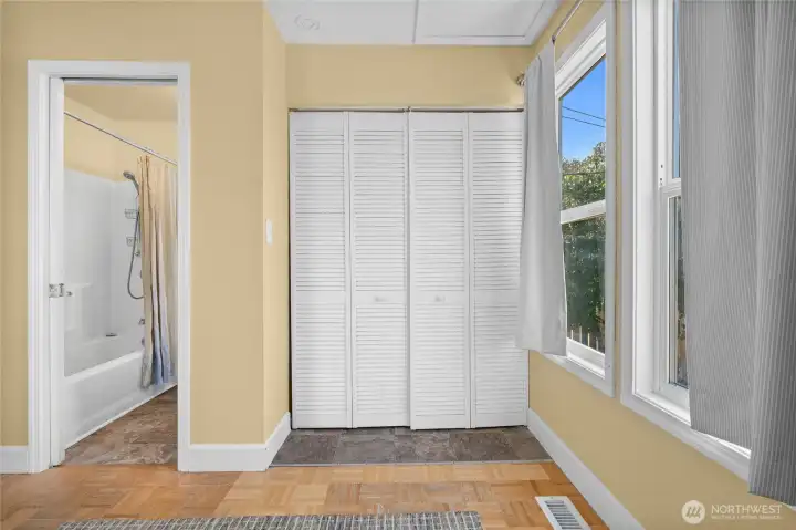 Utility closet provides hook-ups for w/d and shelves for storage. Utility closet provides hook-ups for w/d and shelves for storage.