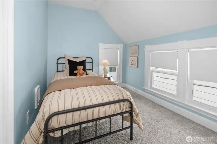 3rd bedroom- perfect size for a small child's room, guest room or home office. 3rd bedroom- perfect size for a small child's room, guest room or home office.