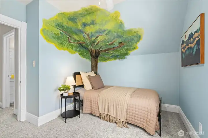 2nd bedroom with hand-painted mural- adding a touch of nature to the vibe :) 2nd bedroom with hand-painted mural- adding a touch of nature to the vibe :)