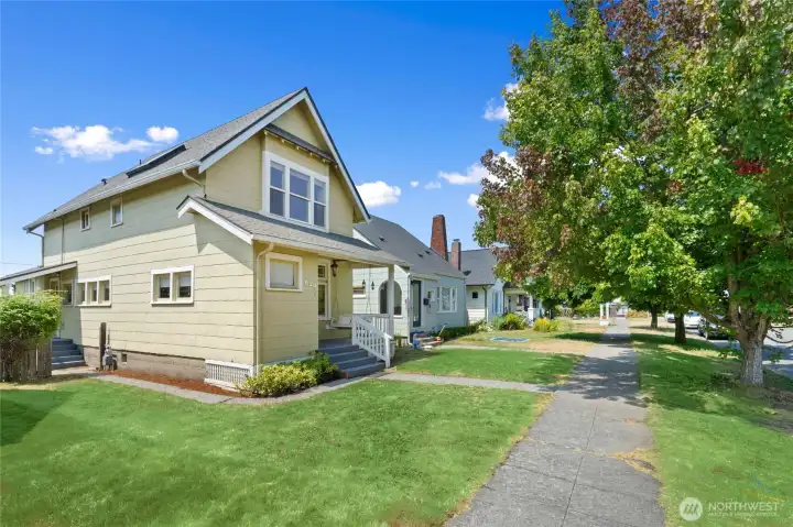 Adorable tree-lined street of north Tacoma! Adorable tree-lined street of north Tacoma!