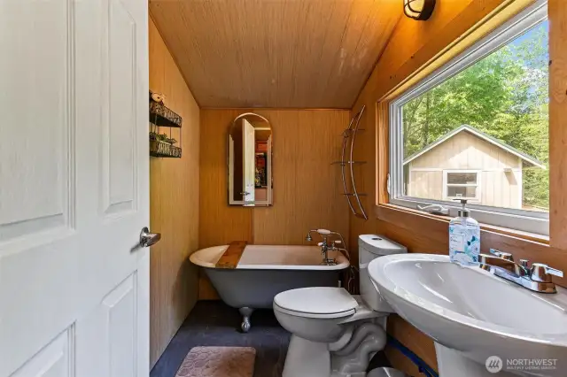 Cabin 1 full bathroom