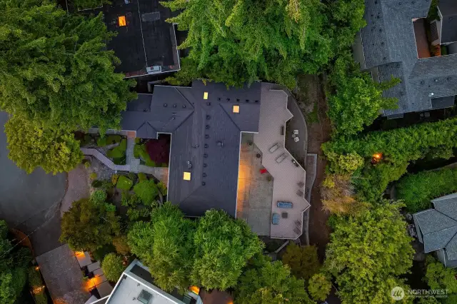 10,000 plus square foot lot shows the potential for renovations or a new construction home.