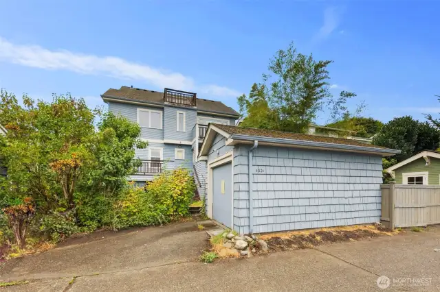 Alley access with 1 car garage
