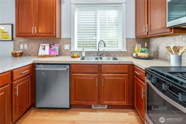 Clean & Cute Kitchen