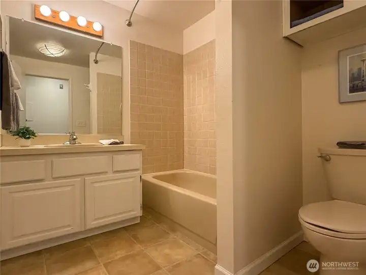 Additional 4 Piece bathroom.
