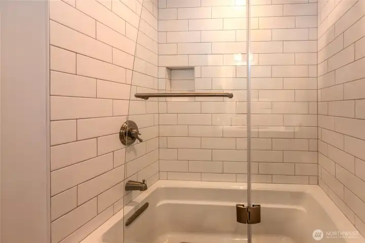 Guest Bathroom with Shower and Tub
