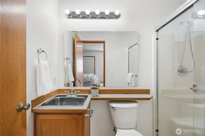 Full ensuite bathroom.