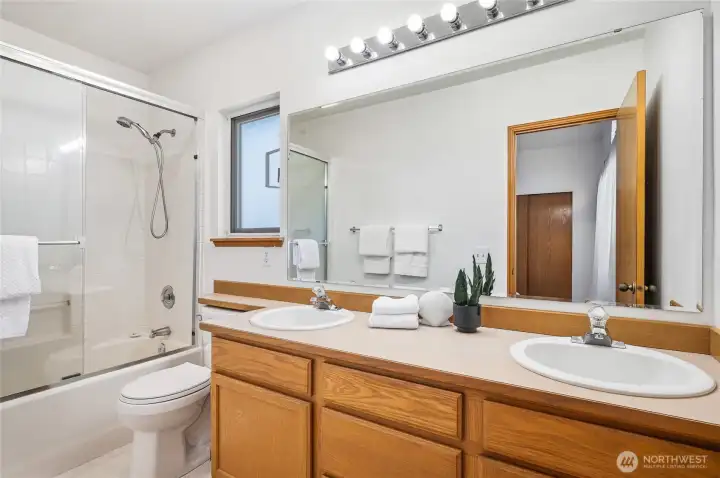 2nd bedroom suite, with full ensuite bathroom, and new flooring.