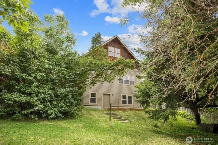 Large lot in downtown Roslyn