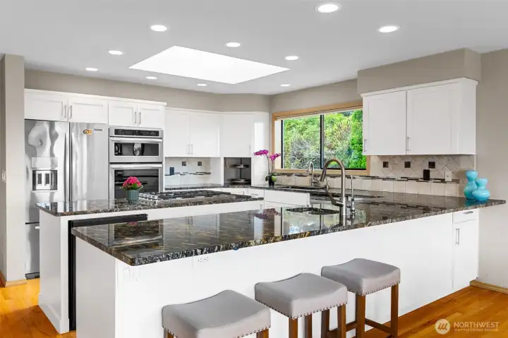 Love all the light and space in here!