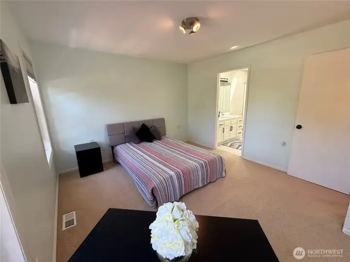 2nd Master with Full bathroom