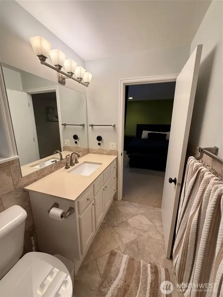 2nd Bathroom