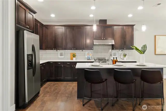 Kitchen w/ eating space