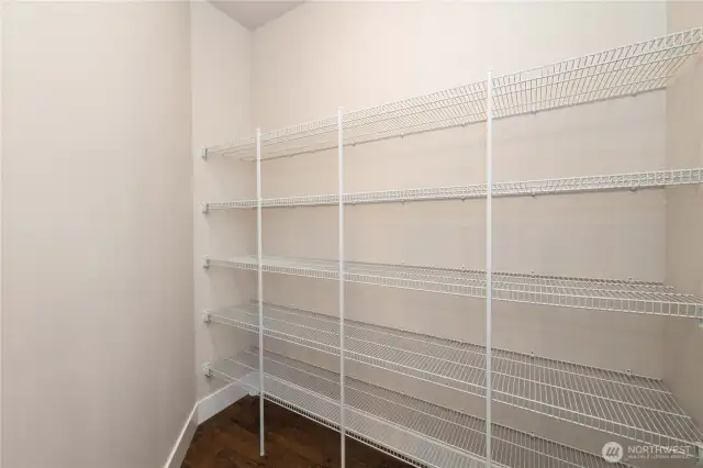 Walk-in  pantry