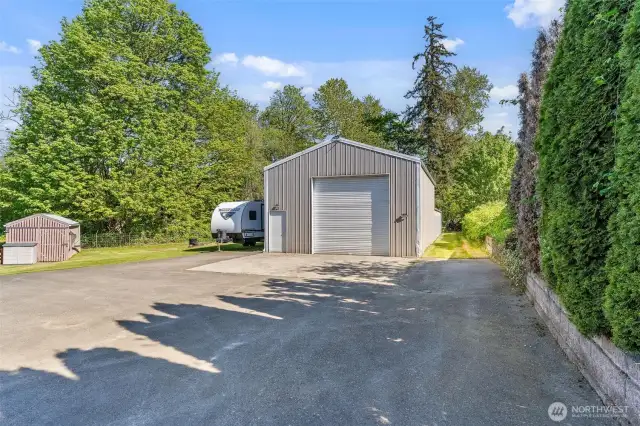 HUGE shop for hobbies, vehicles and RV. Camper negotiable!