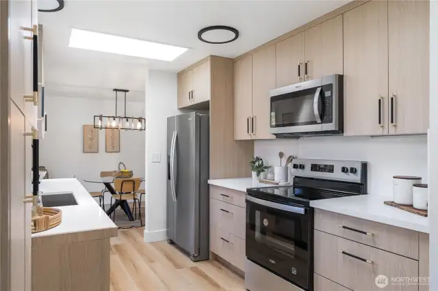 Beautiful quartz counters, soft close cabinetry and all new appliaces!
