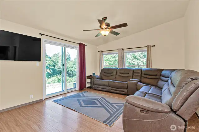 The versatile bonus room offers plenty of space to suit your needs—whether it's a home office, guest room, hobby space, or play area.