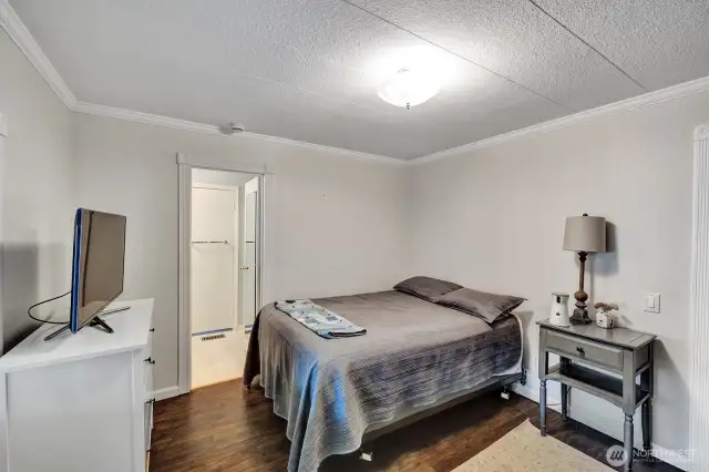 2nd bedroom is adjacent to hall bathroom