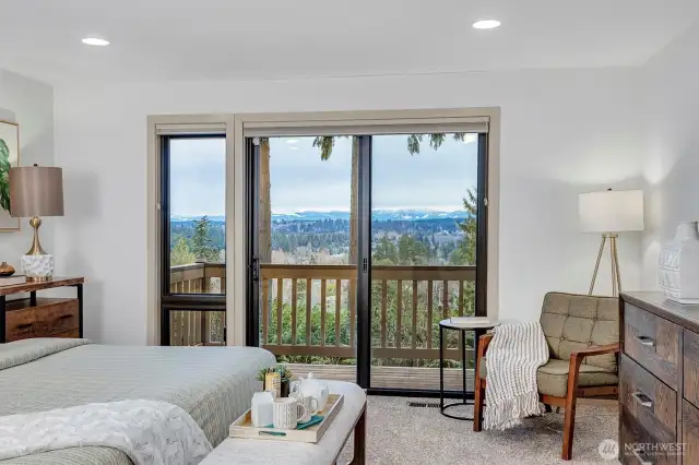 A Juliet deck invites fresh air and showcases stunning Cascade views.