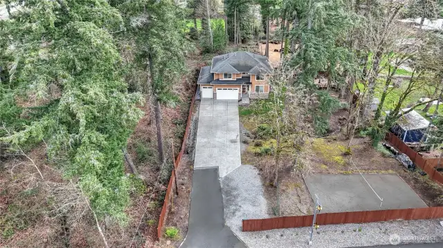 Good deal for shy 1/2 acre with custom built, immaculately maintained, 2,800sqft home in walking distance to award winning Issaquah Schools.