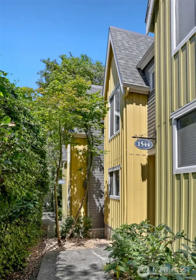 Very private.  No rental cap.  No special assessments.