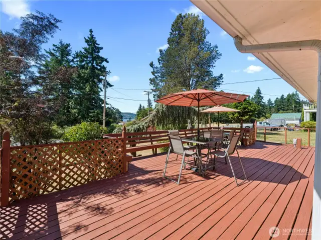 Front deck connects on two other sides.
