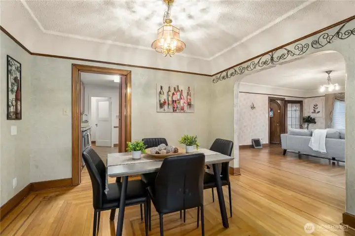 What celebrations are you planning this winter? Looks like the perfect place for centerpieces