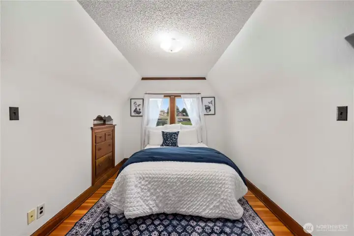 Upstairs 4th bedroom with 2 access doors