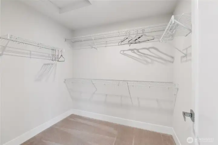 For representation only.  Features, colors, and selections may differ from photograph. See site agent for details.