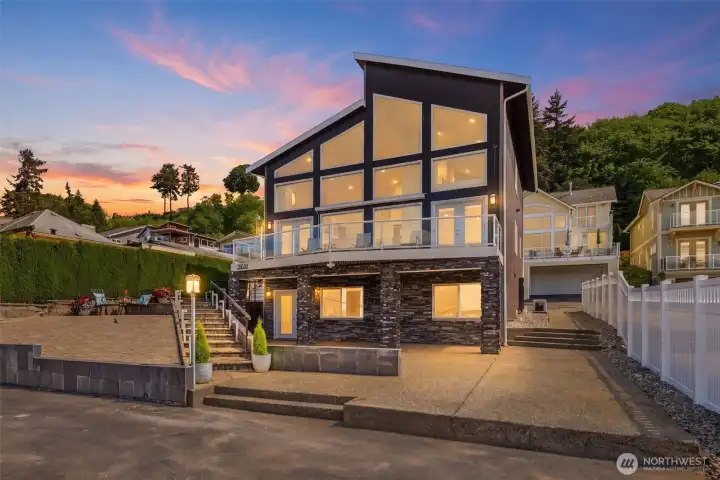 Luxury Puget Sound View home in Redondo Beach Luxury Puget Sound View home in Redondo Beach