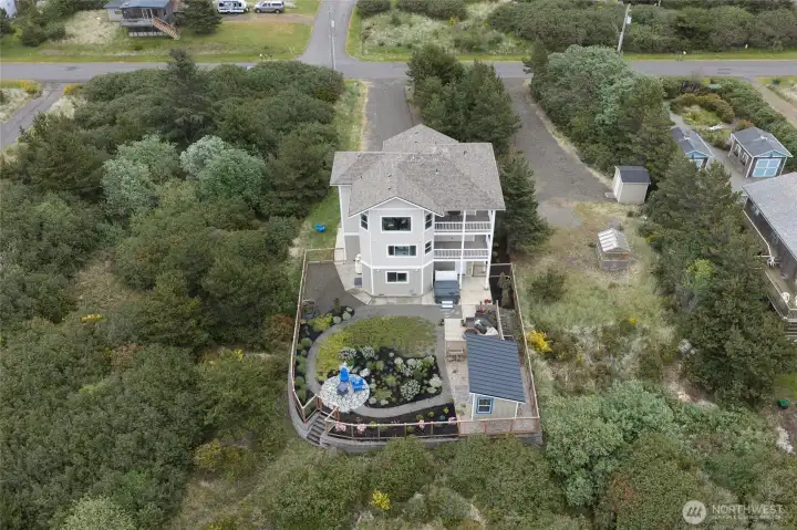 The stunning oceanfront home can be yours! The stunning oceanfront home can be yours!
