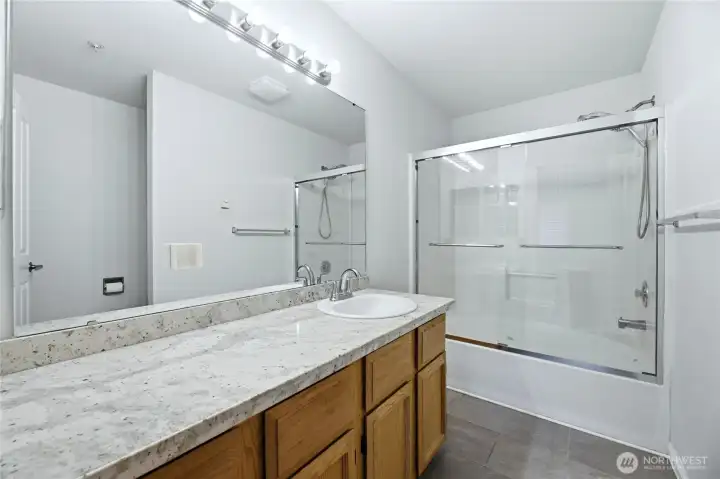 Primary Ensuite Bath