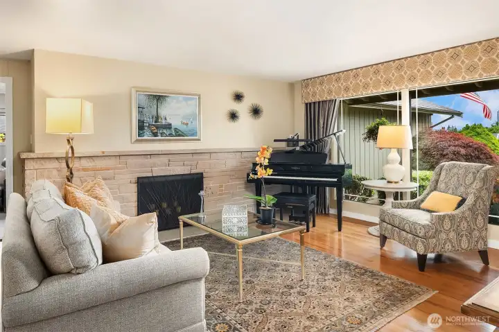 Tranquill setting, formal living space. Tranquill setting, formal living space.