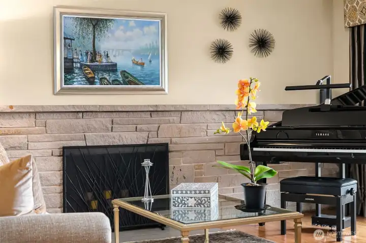 Timeless Mid-Century residence with updates, embodies refined NW living. Timeless Mid-Century residence with updates, embodies refined NW living.